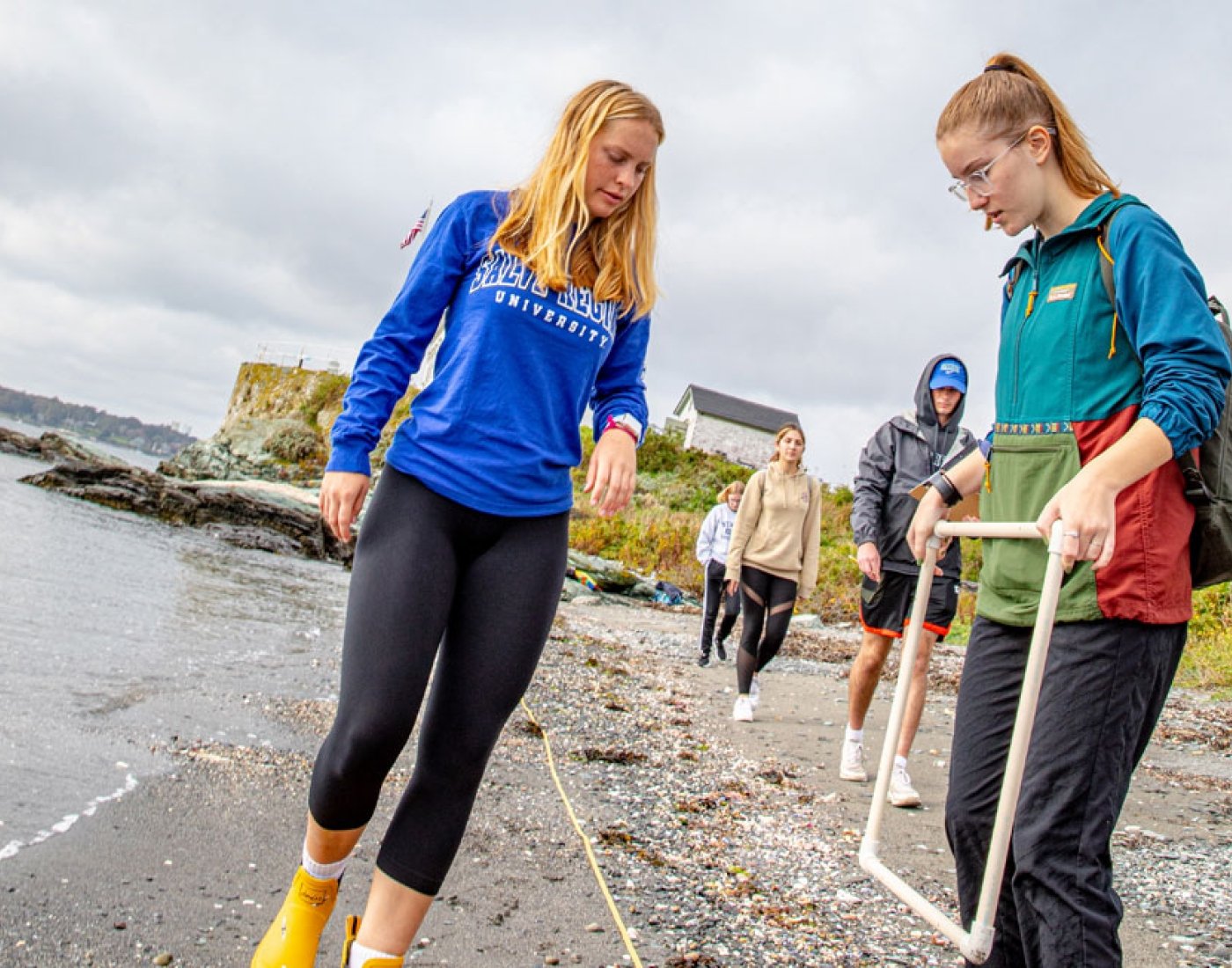 Salve Students Research at Beach