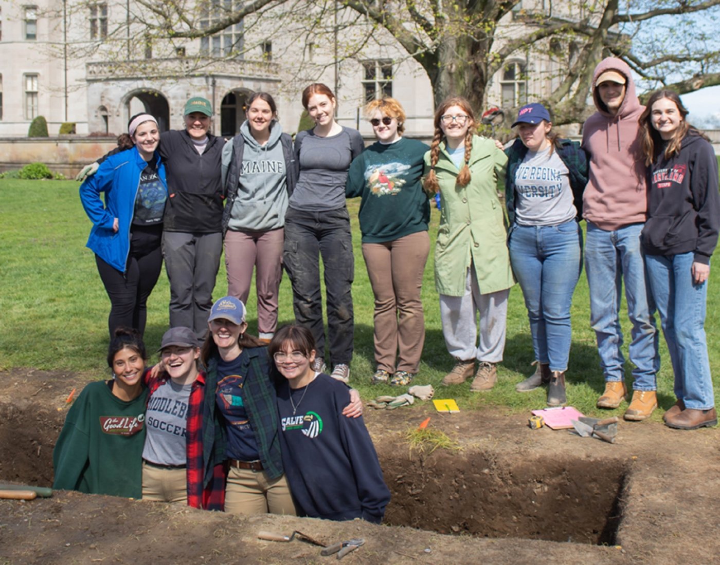 student archeaology dig