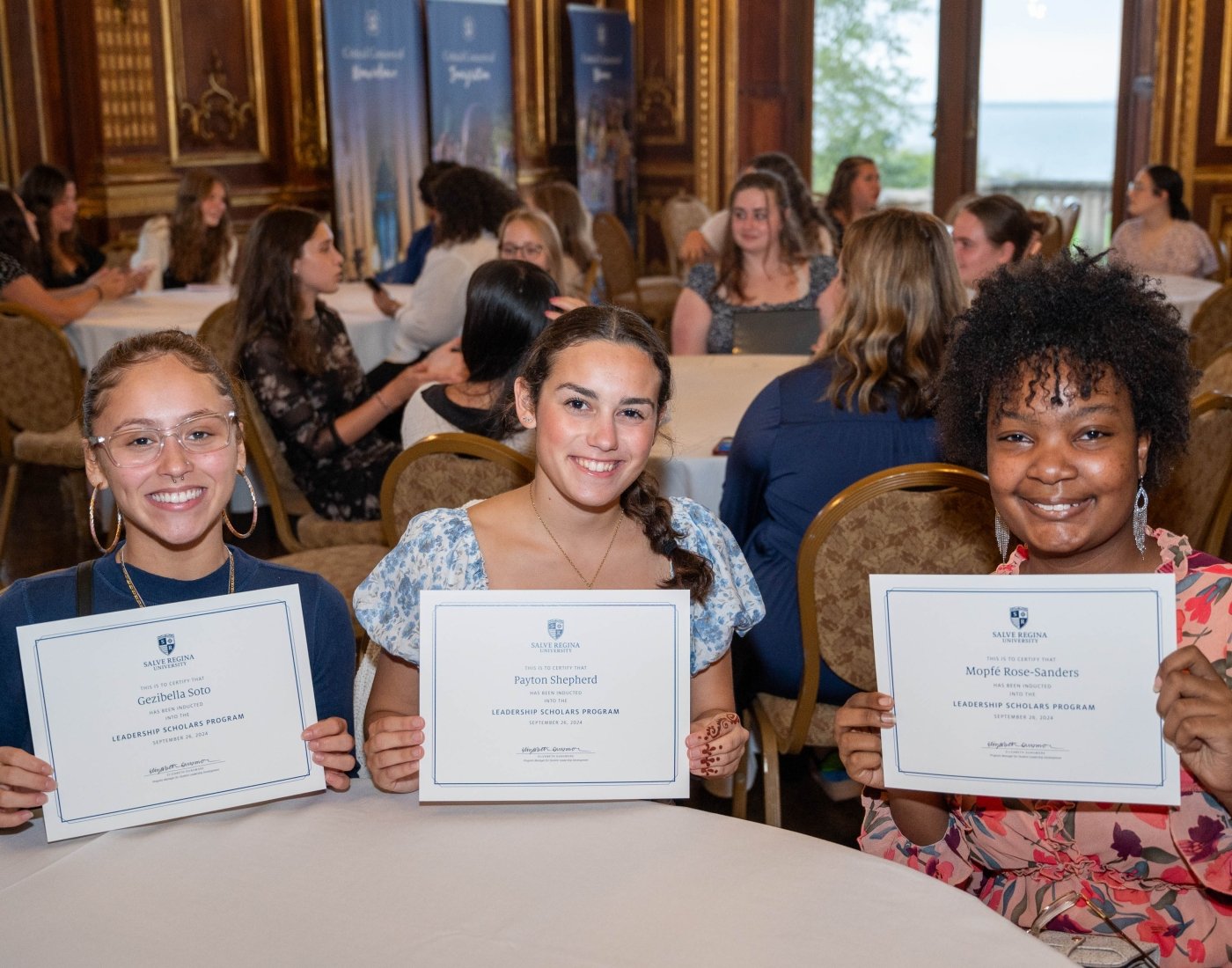 Leadership scholars with certificates