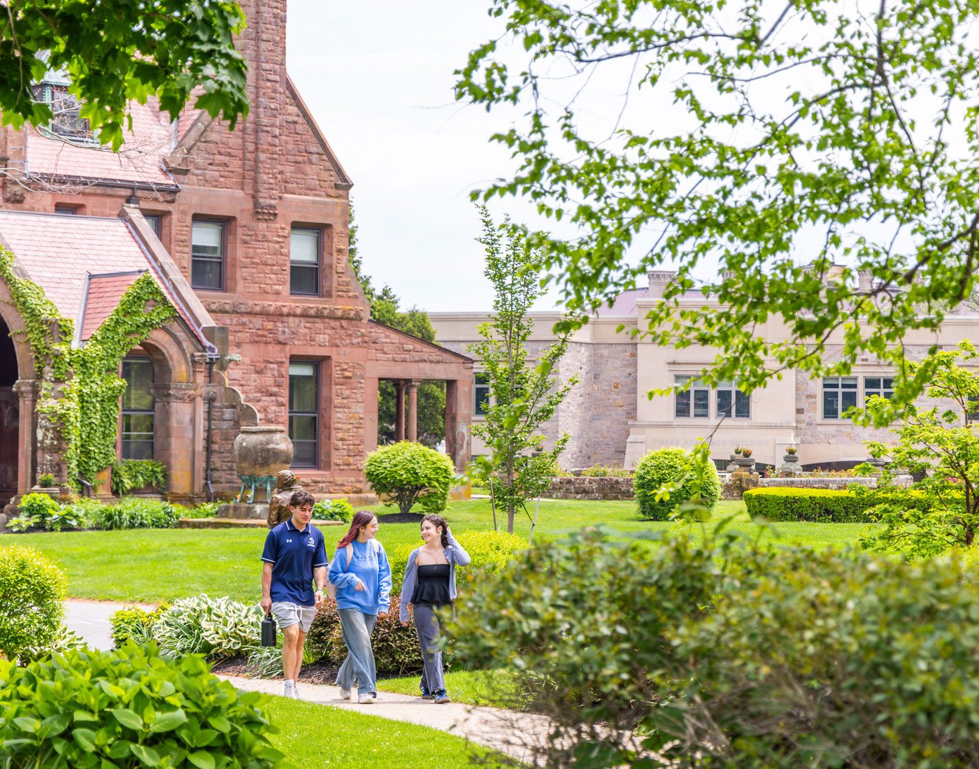 Salve Students on Campus