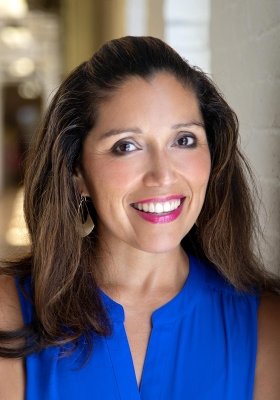 Headshot of Jennifer De Leon