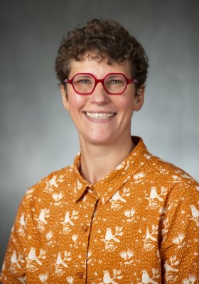 Claire Koen headshot