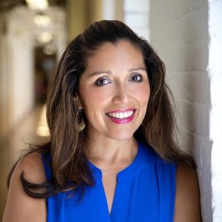 Headshot of Jennifer De Leon