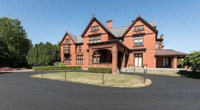 Pell Center-Young Building.png