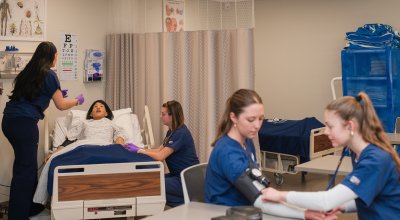 Salve nursing students in the simulation lab.