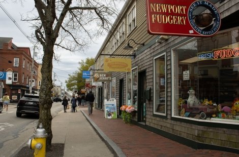 Newport downtown Thames Street