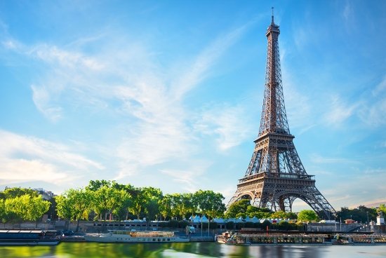 Photo for news article: "salve-success_students-in-France_0822"