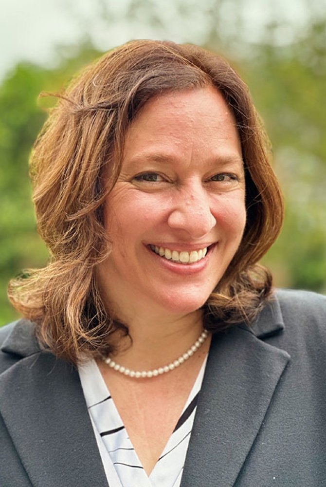 Carolyn Wiest