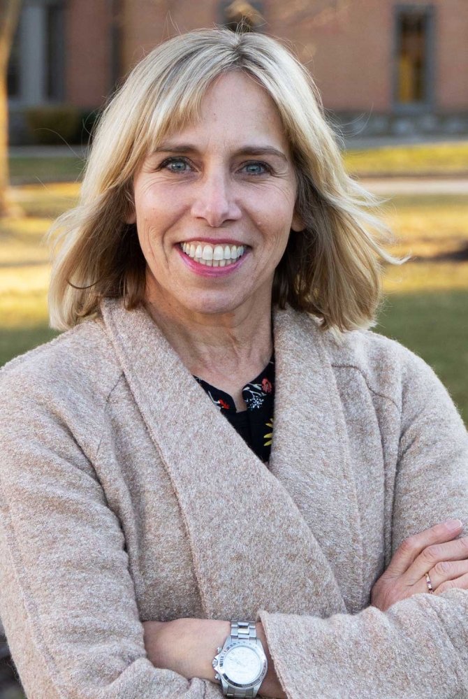 Lynne Mello
