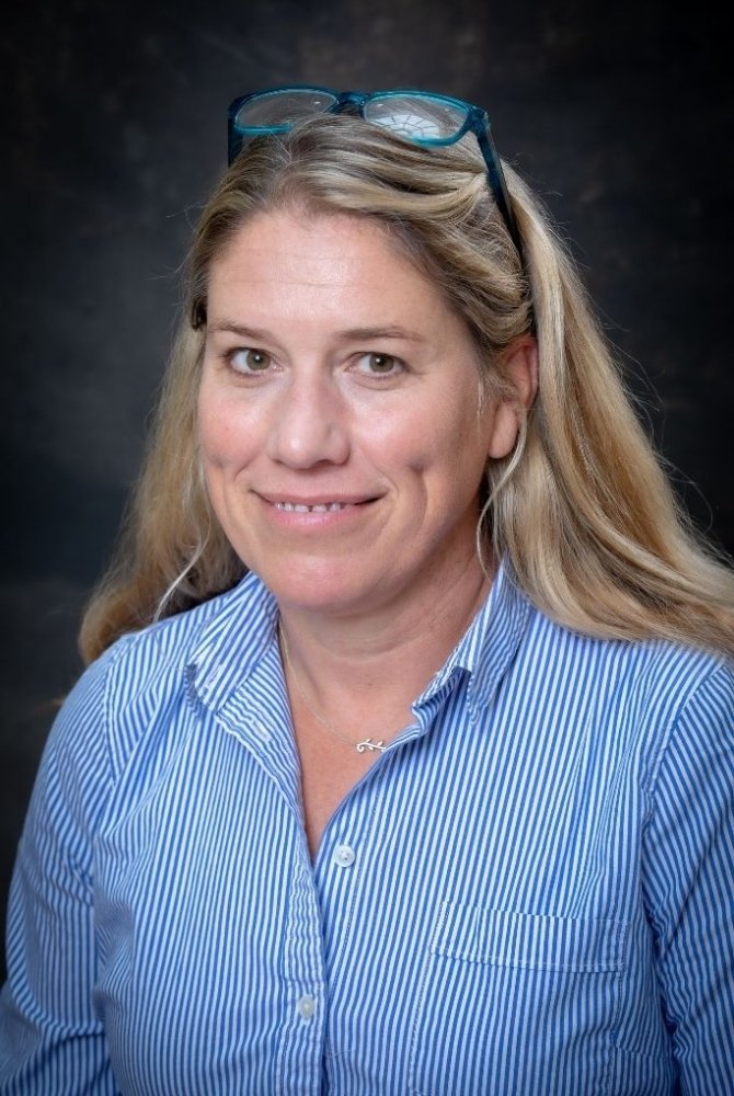 Sarah Menoyo Holch