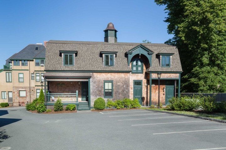 Carolyn House