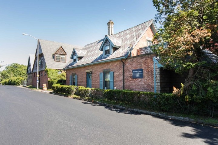 French Cottage