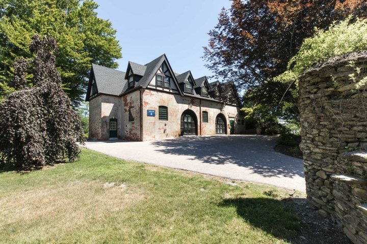 Wallace Hall