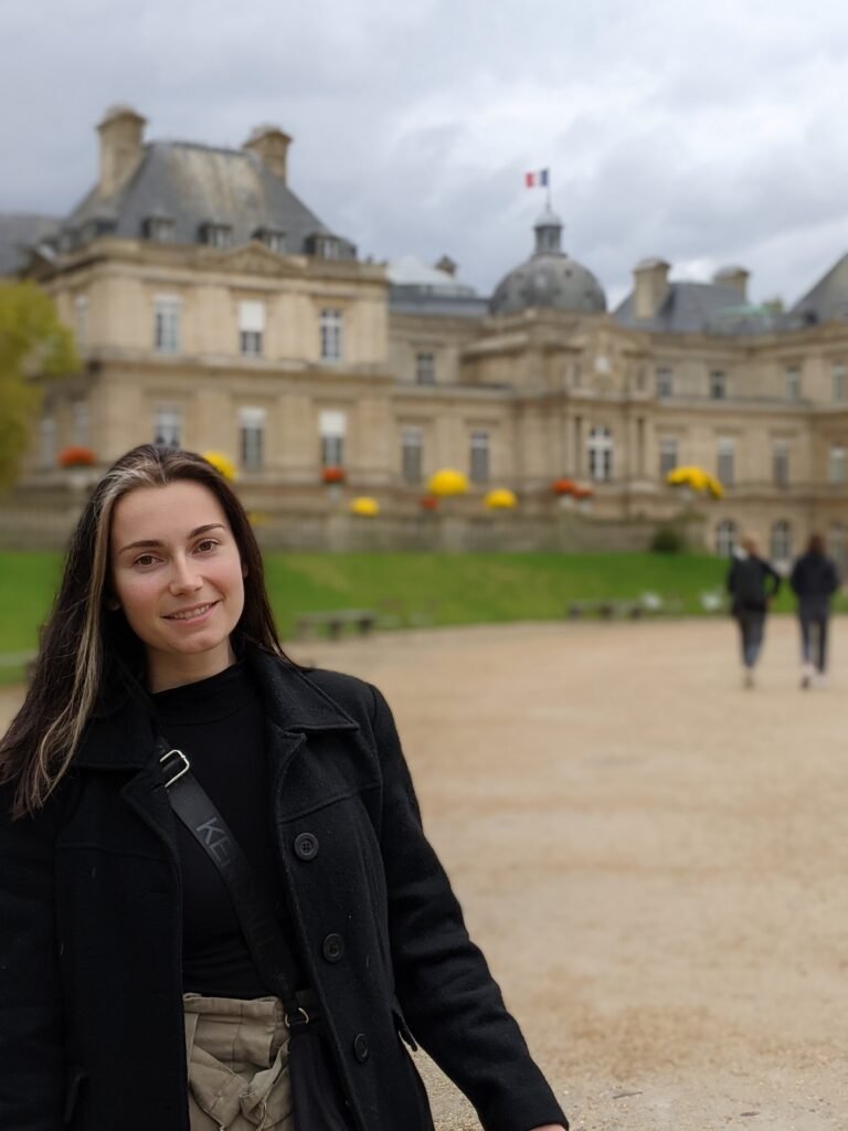 Photo for blog post "Casey Donahue '18 and Megan Parham '19 teach English in France"
