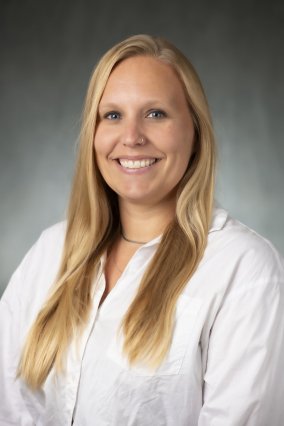 Samantha Ewart headshot